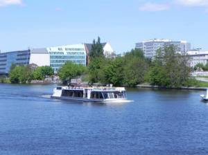  (Stralauer Platz, Berlin-Friedrichshain, Spree, Ostbahnhof, Yaam, Energieforum) 