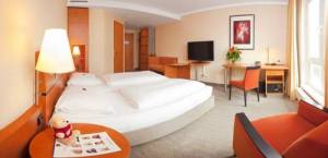  (Best Western Premier Airporthotel Fontane Berlin, Jonas-Lie-Str. 5-11, 15831 Berlin/ Mahlow) 