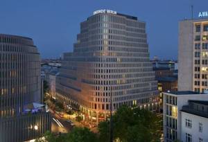  (Sofitel Berlin Kurfürstendamm (ex Concorde Hotel), Augsburger Str. 41, 10789 Berlin) 