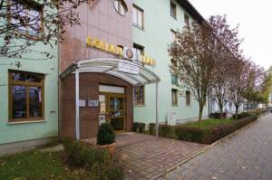  (Golden Leaf Hotel Perlach Allee Hof, Therese-Giehse-Allee 76, 81739 Munich) 