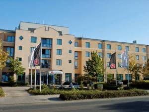  (Ramada Hotel Europa, Bergstr. 2, 30539 Hannover) 