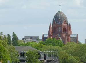 Heilig-Kreuz Kirche 2020 Heilig-Kreuz-Kirche, Berlin-Kreuzberg, Hook-Orgel, Landwehrkanal, Friedhöfe am Halleschen Tor