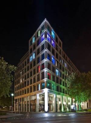  COSMO Hotel Berlin Mitte, Spittelmarkt 13, 10117 Berlin